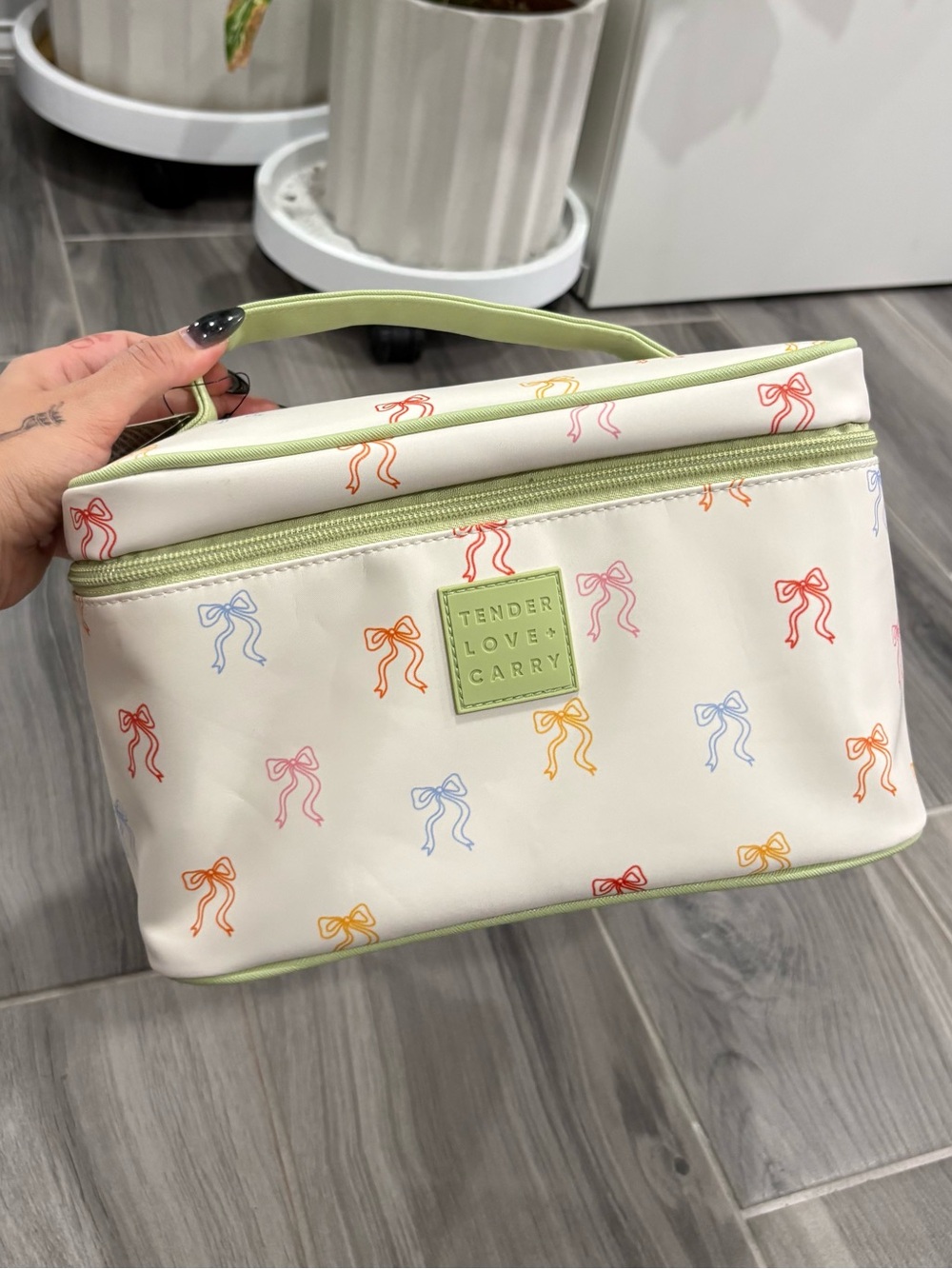Tender Love & Carry Cream Cosmetic Case with Multicolor Bow Print